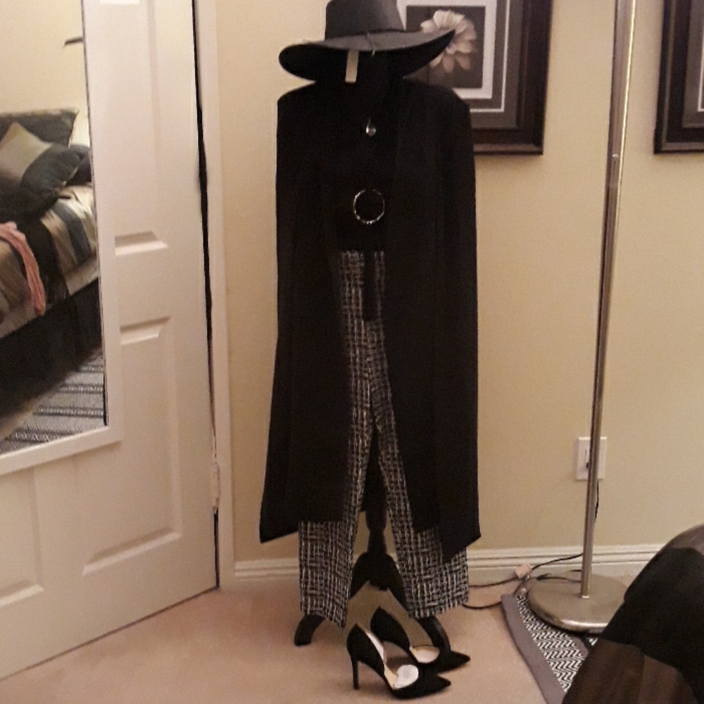 Blk/Wht pull on Pants - Picture 2 of 4
